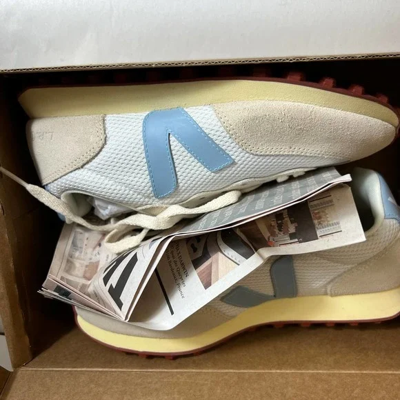 Veja Women's Sneakers in Cream and Blue - Picture 2 of 7